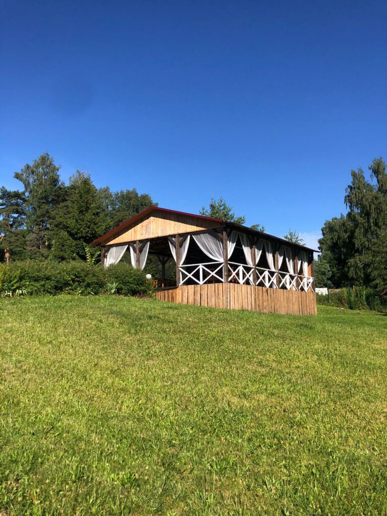 Зоны Барбекю и Летняя Веранда 10 Зоны Барбекю и Летняя Веранда 9 • Эко-отель "Белая Мельница"